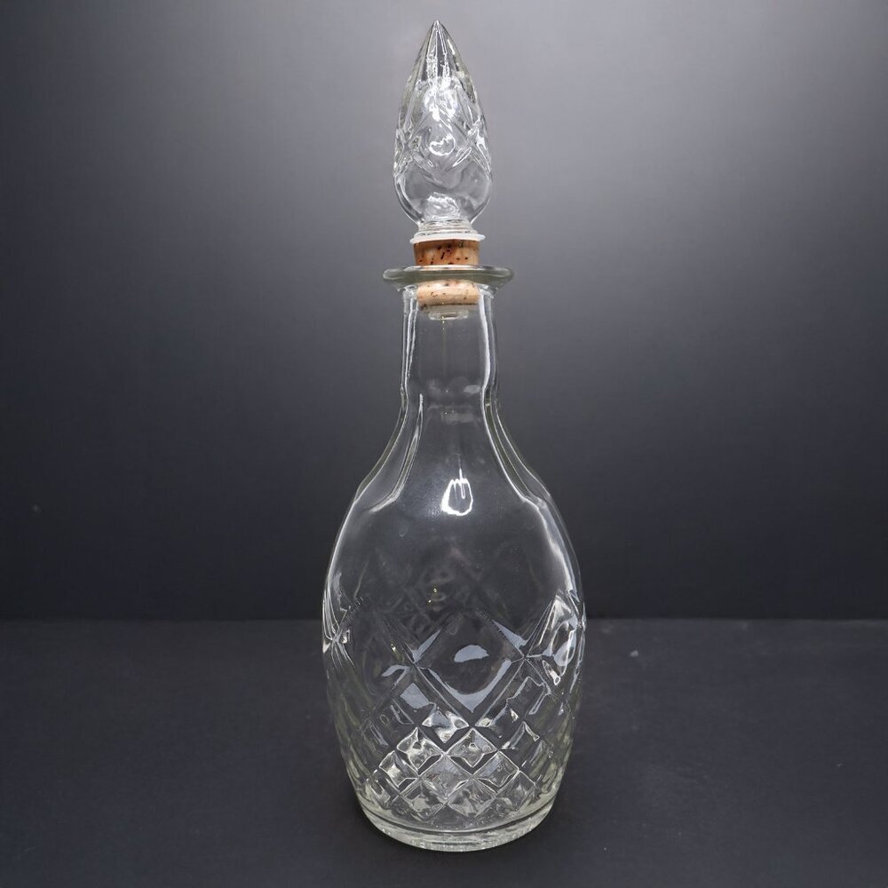 Vintage 1967 London Winery Ltd Glass Decanter Libbey Canada Diamond Cut Barware